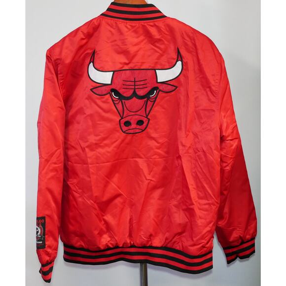 NEW CHICAGO BULLS SATIN RED NBA TEAM EMBROIDERED JACKET MSRP $125 - XL - Picture 4 of 8